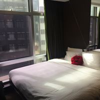 クイーンサイズのベッド