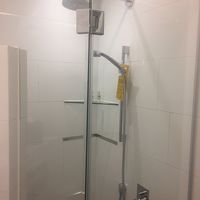 シャワールーム(トイレ洗面所との仕切り、ドア有り)」