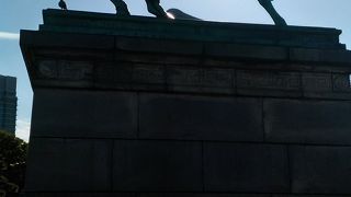 迫力ある像です