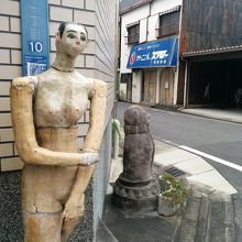 横道を入ったところにこんな物が！