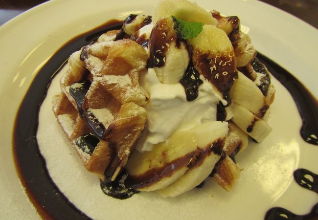 クロワッサンワッフルも美味