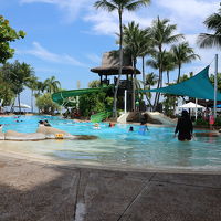 プールはガーデンウィングのほうが子供向きでした。