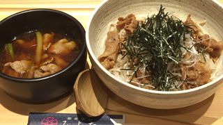 この時期、辛味肉つけそば880円がお勧めです。