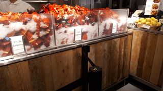 地元客と観光客でいっぱい