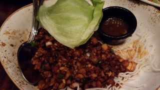 ハワイで夕食　ＰＦチャンズ