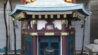 小さな石造地蔵尊です