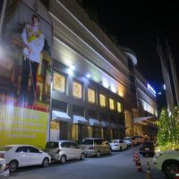 クリスマス前ということもあって、華やかな雰囲気にあふれていま