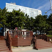 対馬が見えるという展望台もあります。望遠鏡は有料。