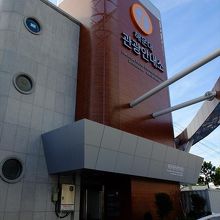 日本語の観光資料も置いてある観光案内所もあります。