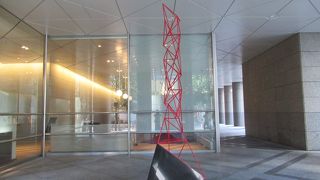 説明書きがないと何か分からないモニュメントです