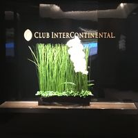 ラウンジの入口草月