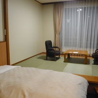 洋室でベッドでしたが、和室のように座卓もありのんびり出来ます