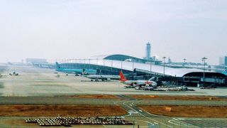 飛び立つ飛行機がよーく見えます。