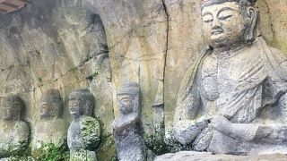 素敵な石仏やお寺があります