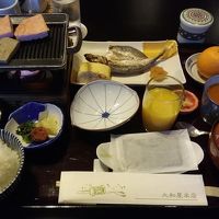 和朝食。じゃこ天美味しかった。