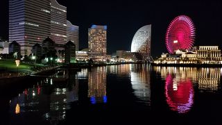 みなとみらいの夜景がキレイです。