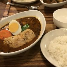 骨付きチキンのスープカレー