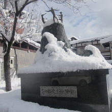冬はちょっと雪に埋もれていますが…