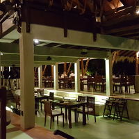 食事場所（2階はフロント）