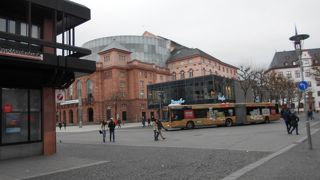 こじんまりしたオペラハウス