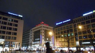 「ハウプトヴァッヘ駅」の近くの通り