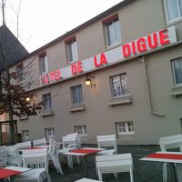 ホテルの外観はアメリカのモーテルっぽい