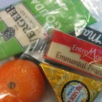 朝のバイキング　チーズや果物