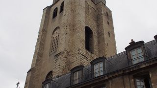 パリ最古の教会ですが、地味な印象。