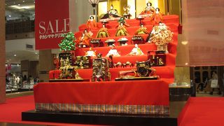 雛人形が飾ってありました