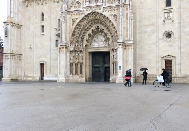 聖ストシャ大聖堂