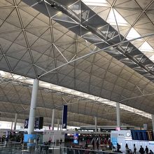 入国審査に時間がかかります。