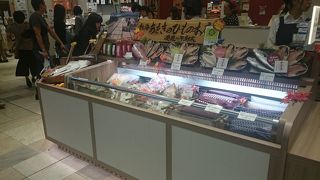 賑わう熱海駅直結のショッピングビル