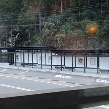 二階で頂きます。真ん前が永平寺のバス停