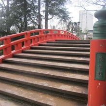 こんな感じで内部にはステップが刻まれていて歩きやすいです