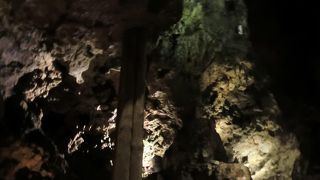 竜の住む洞窟