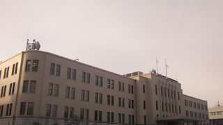 文化財としての価値がある庁舎です