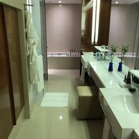 清潔なバスルーム広い！