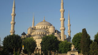 スルタンアフメットのブルーモスクは必見です