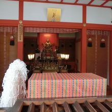 どこか華やぎも感じる弁財天です 