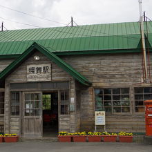 幾寅駅は映画での「幌舞駅」の駅名標となっている。