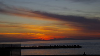 素晴らしい海沿いの車窓