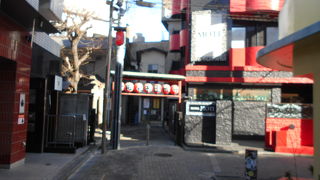 ホテル街の真ん中にある神社