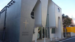 現代的でスタイリッシュな教会