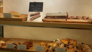 お総菜パンが揃うパン屋さん