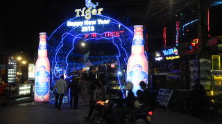 大晦日のパブストリートは大賑わい