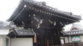 大きなお寺です