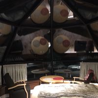 部屋自体は広くないですが天井が高いので圧迫感はありません