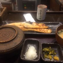 サーモンハラスは熱くてやわらかい