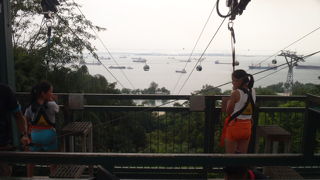 遊び溺れそうな島