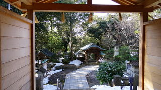 冬の昼間は閑散と。